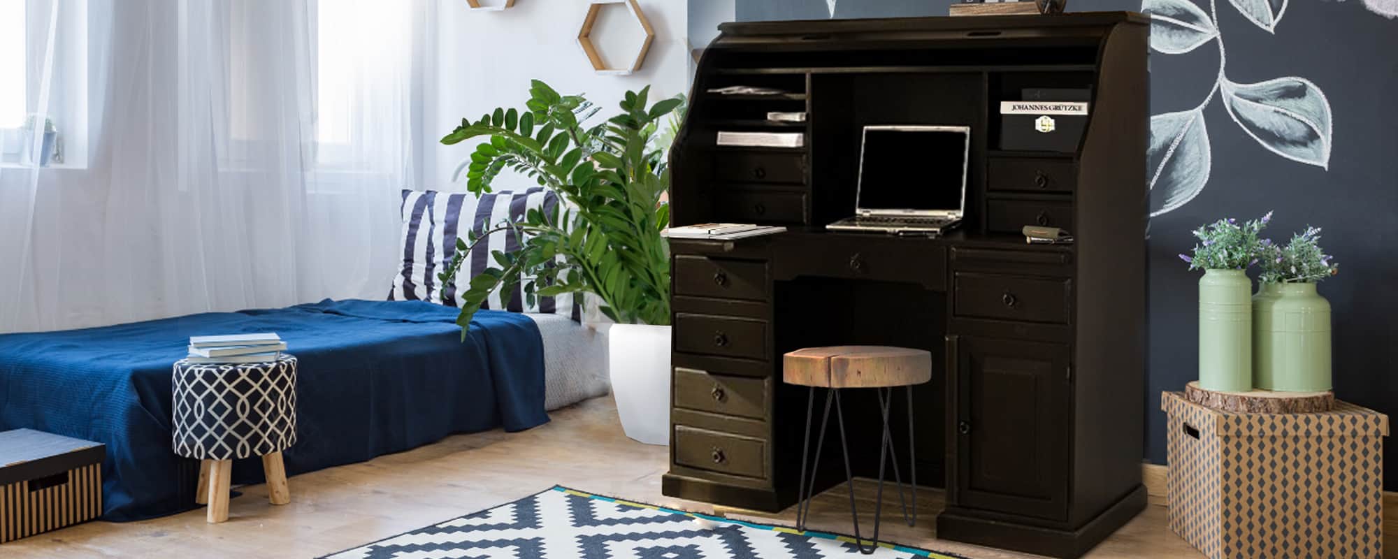 Homeoffice mit Koloialstil Sekretär im Schlafzimmer